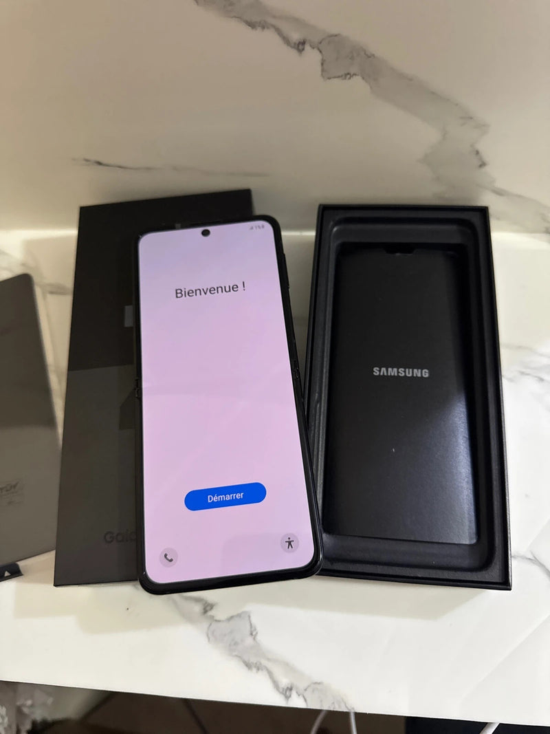 Samsung. Flip 3 nero 256gb nuovo 2 anni